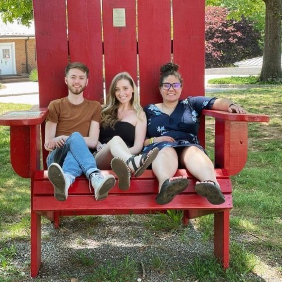 Meet your Posher, Emily - Picture 1 of 1